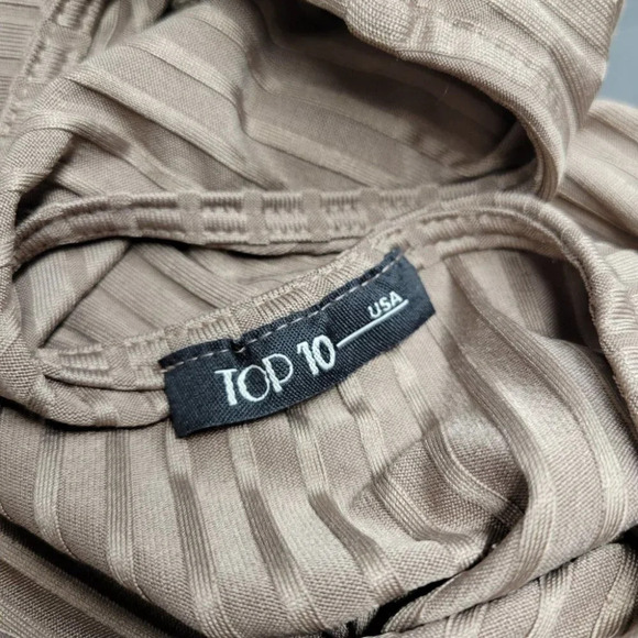 Top 10 Jumpsuit - Picture 4 of 4